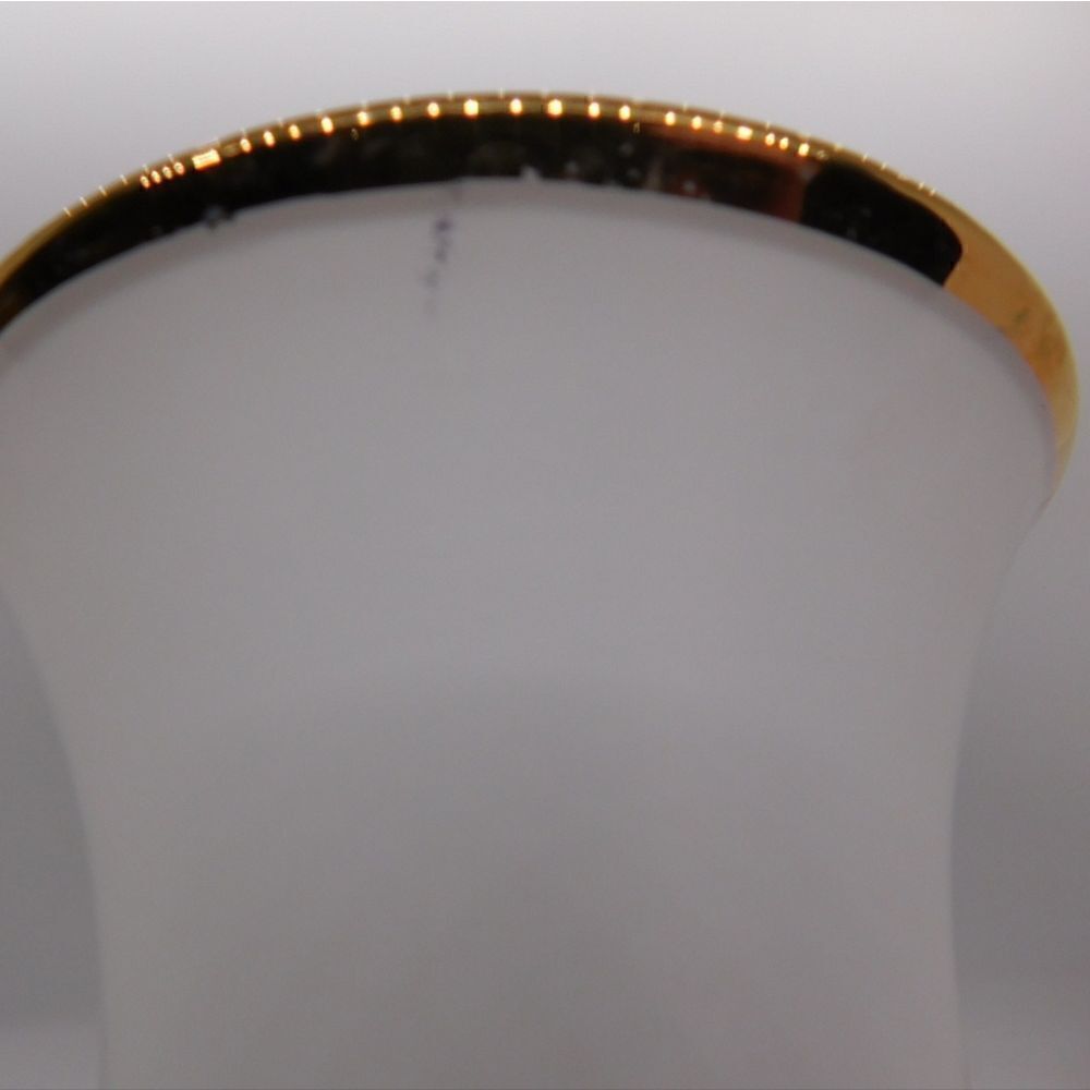 Satin glass painted vase - Picture 5 of 7
